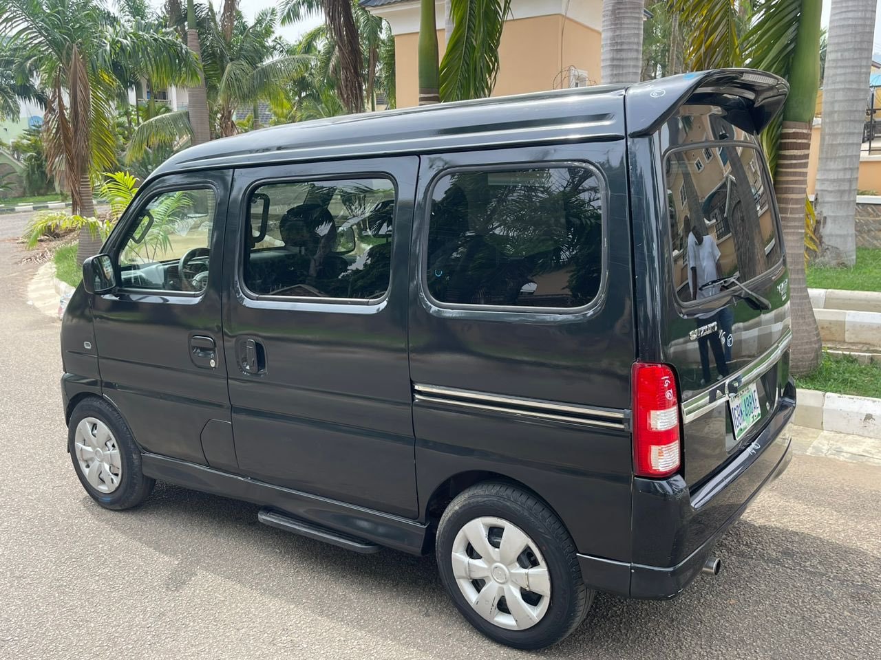 Exploring The Suzuki Mini Bus: Key Features And Benefits